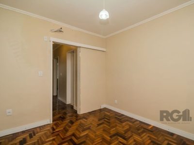 Casa à venda com 389m², 8 quartos, 2 suítes, 3 vagas no bairro Jardim do Salso em Porto Alegre - Foto 11