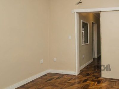 Casa à venda com 389m², 8 quartos, 2 suítes, 3 vagas no bairro Jardim do Salso em Porto Alegre - Foto 10