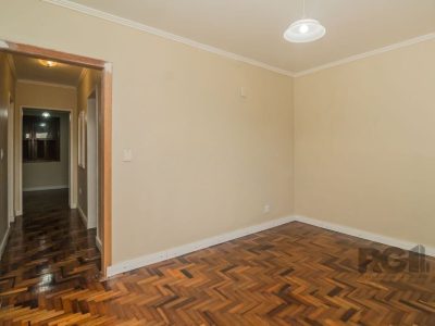 Casa à venda com 389m², 8 quartos, 2 suítes, 3 vagas no bairro Jardim do Salso em Porto Alegre - Foto 9