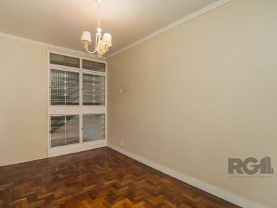 Casa à venda com 389m², 8 quartos, 2 suítes, 3 vagas no bairro Jardim do Salso em Porto Alegre - Foto 5