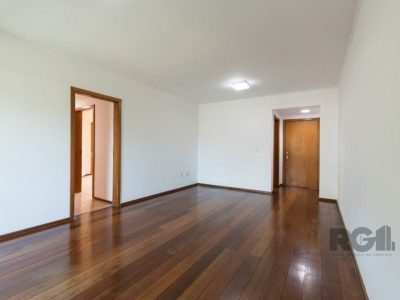 Apartamento à venda com 105m², 3 quartos, 1 suíte, 2 vagas no bairro Tristeza em Porto Alegre - Foto 5