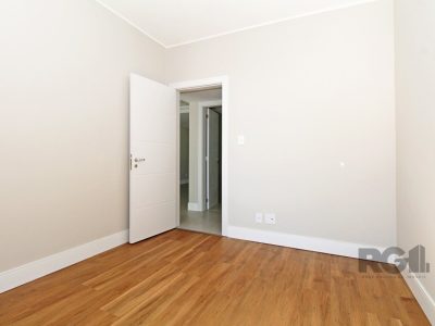 Apartamento à venda com 104m², 3 quartos, 1 suíte, 1 vaga no bairro Independência em Porto Alegre - Foto 9