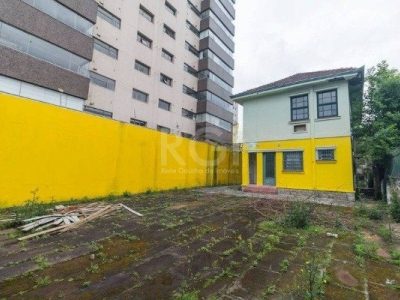 Casa à venda com 190m², 3 quartos, 4 vagas no bairro Petrópolis em Porto Alegre - Foto 32