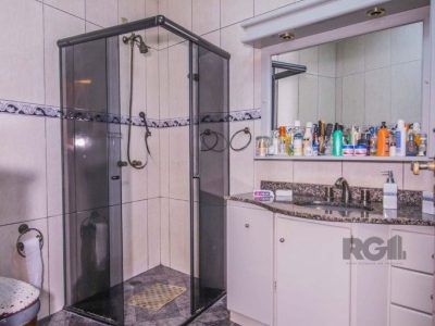 Casa à venda com 329m², 4 quartos, 1 suíte, 6 vagas no bairro Vila Ipiranga em Porto Alegre - Foto 20