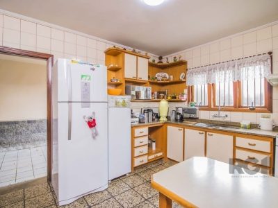 Casa à venda com 329m², 4 quartos, 1 suíte, 6 vagas no bairro Vila Ipiranga em Porto Alegre - Foto 22