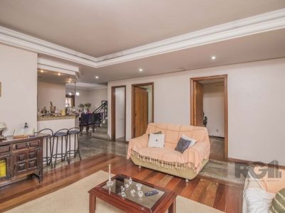 Casa à venda com 329m², 4 quartos, 1 suíte, 6 vagas no bairro Vila Ipiranga em Porto Alegre - Foto 4