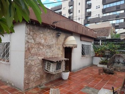 Casa à venda com 120m², 2 quartos, 2 vagas no bairro Santana em Porto Alegre - Foto 3