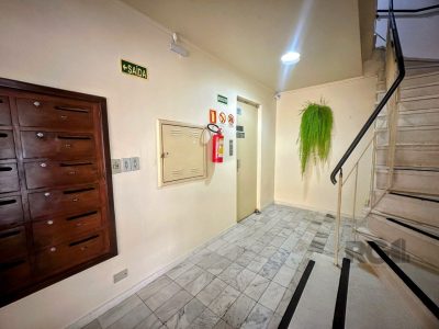 Apartamento à venda com 131m², 3 quartos, 1 suíte, 1 vaga no bairro Petrópolis em Porto Alegre - Foto 4