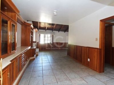 Casa à venda com 186m², 3 quartos, 1 suíte, 4 vagas no bairro Ipanema em Porto Alegre - Foto 12