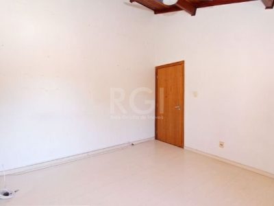 Casa à venda com 186m², 3 quartos, 1 suíte, 4 vagas no bairro Ipanema em Porto Alegre - Foto 22