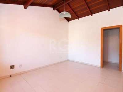 Casa à venda com 186m², 3 quartos, 1 suíte, 4 vagas no bairro Ipanema em Porto Alegre - Foto 27