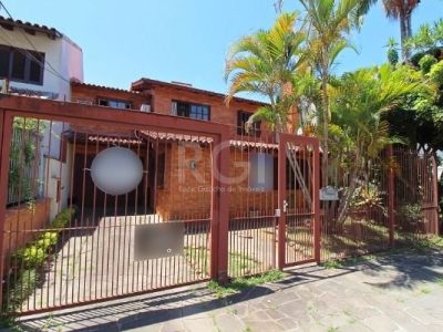 Casa à venda com 186m², 3 quartos, 1 suíte, 4 vagas no bairro Ipanema em Porto Alegre - Foto 37