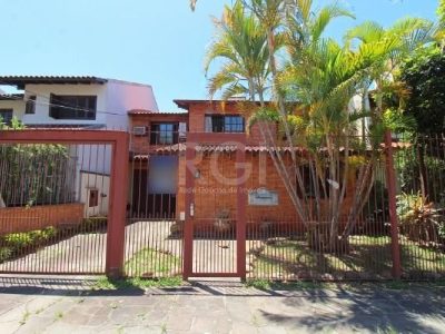 Casa à venda com 186m², 3 quartos, 1 suíte, 4 vagas no bairro Ipanema em Porto Alegre - Foto 38