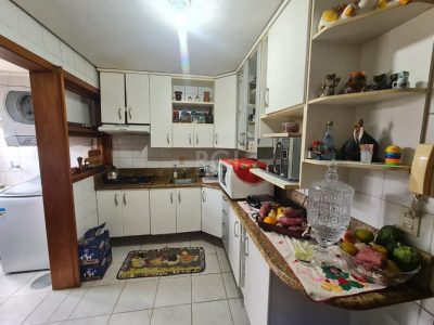 Apartamento à venda com 98m², 3 quartos, 1 suíte, 1 vaga no bairro Menino Deus em Porto Alegre - Foto 13