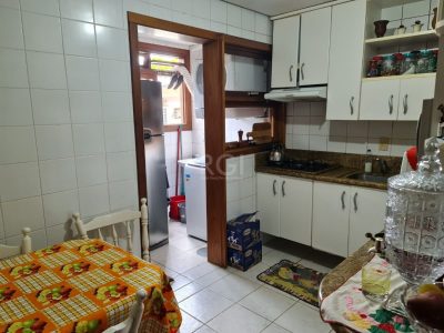 Apartamento à venda com 98m², 3 quartos, 1 suíte, 1 vaga no bairro Menino Deus em Porto Alegre - Foto 14