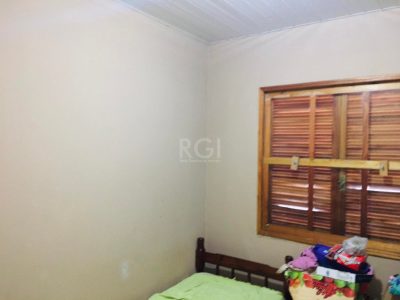 Casa à venda com 45m², 3 quartos no bairro Cristal em Porto Alegre - Foto 3