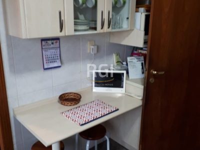 Apartamento à venda com 117m², 3 quartos, 1 suíte, 3 vagas no bairro Jardim Botânico em Porto Alegre - Foto 5