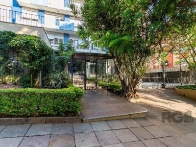 Apartamento à venda com 107m², 3 quartos, 1 suíte, 1 vaga no bairro Moinhos de Vento em Porto Alegre - Foto 2