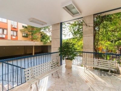 Apartamento à venda com 107m², 3 quartos, 1 suíte, 1 vaga no bairro Moinhos de Vento em Porto Alegre - Foto 6