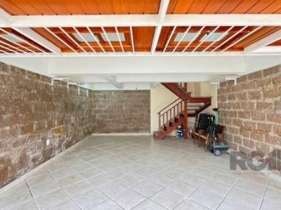 Casa à venda com 200m², 4 quartos, 2 suítes, 2 vagas no bairro Ipanema em Porto Alegre - Foto 5