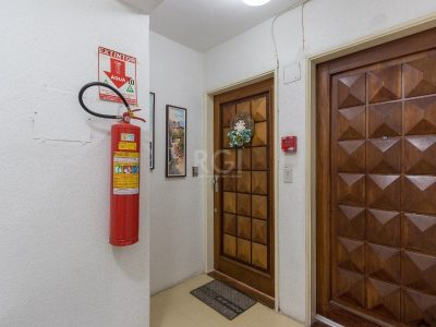 Apartamento à venda com 74m², 2 quartos, 1 suíte no bairro Centro Histórico em Porto Alegre - Foto 7