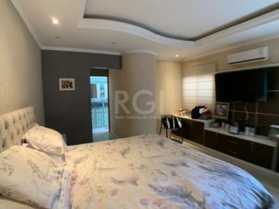 Casa à venda com 333m², 3 quartos, 1 suíte, 4 vagas no bairro Ipanema em Porto Alegre - Foto 16