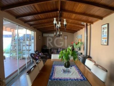 Casa à venda com 333m², 3 quartos, 1 suíte, 4 vagas no bairro Ipanema em Porto Alegre - Foto 26