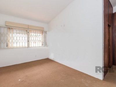 Casa à venda com 280m², 4 quartos, 1 suíte, 2 vagas no bairro Chácara das Pedras em Porto Alegre - Foto 20