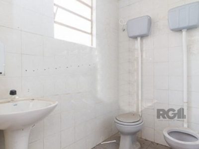 Casa à venda com 280m², 4 quartos, 1 suíte, 2 vagas no bairro Chácara das Pedras em Porto Alegre - Foto 38