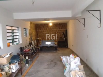 Casa à venda com 363m², 3 quartos, 1 suíte, 2 vagas no bairro São João em Porto Alegre - Foto 8