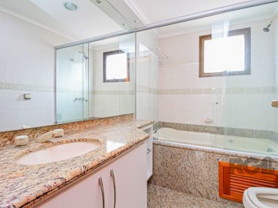 Apartamento à venda com 176m², 3 quartos, 1 suíte, 2 vagas no bairro Petrópolis em Porto Alegre - Foto 25