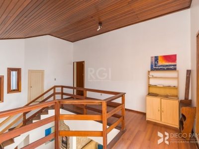 Casa à venda com 135m², 3 quartos, 2 suítes, 2 vagas no bairro Medianeira em Porto Alegre - Foto 16