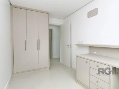 Apartamento à venda com 98m², 3 quartos, 1 suíte, 2 vagas no bairro Vila Ipiranga em Porto Alegre - Foto 14