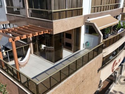 Apartamento à venda com 133m², 2 quartos, 2 suítes, 1 vaga no bairro Centro em Capão da Canoa - Foto 2