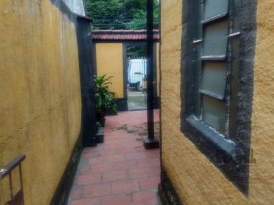 Casa à venda com 300m², 1 quarto, 1 vaga no bairro Jardim Itu em Porto Alegre - Foto 2