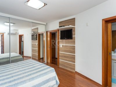 Cobertura à venda com 260m², 4 quartos, 1 suíte, 2 vagas no bairro Higienópolis em Porto Alegre - Foto 22