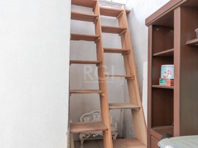 Casa à venda com 231m², 4 quartos, 2 suítes, 4 vagas no bairro Glória em Porto Alegre - Foto 13