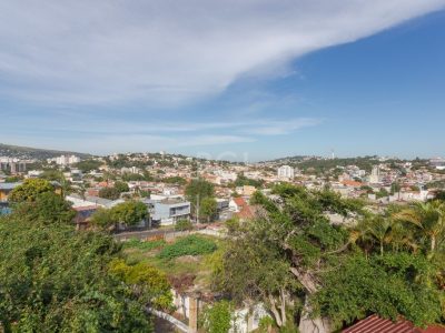 Casa à venda com 231m², 4 quartos, 2 suítes, 4 vagas no bairro Glória em Porto Alegre - Foto 35