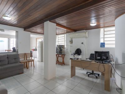 Casa à venda com 231m², 4 quartos, 2 suítes, 4 vagas no bairro Glória em Porto Alegre - Foto 48