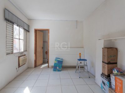 Casa à venda com 231m², 4 quartos, 2 suítes, 4 vagas no bairro Glória em Porto Alegre - Foto 55