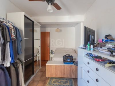 Casa à venda com 231m², 4 quartos, 2 suítes, 4 vagas no bairro Glória em Porto Alegre - Foto 62