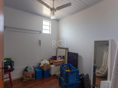 Casa à venda com 231m², 4 quartos, 2 suítes, 4 vagas no bairro Glória em Porto Alegre - Foto 65