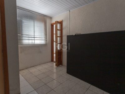 Casa à venda com 231m², 4 quartos, 2 suítes, 4 vagas no bairro Glória em Porto Alegre - Foto 68