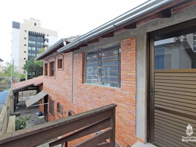 Casa à venda com 381m², 3 quartos, 1 suíte, 4 vagas no bairro Tristeza em Porto Alegre - Foto 21