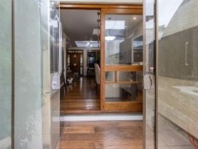 Casa à venda com 181m², 3 quartos, 1 suíte, 2 vagas no bairro Ipanema em Porto Alegre - Foto 4