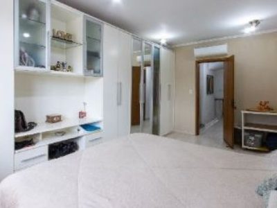 Casa à venda com 181m², 3 quartos, 1 suíte, 2 vagas no bairro Ipanema em Porto Alegre - Foto 22