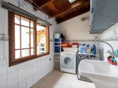 Casa à venda com 181m², 3 quartos, 1 suíte, 2 vagas no bairro Ipanema em Porto Alegre - Foto 33