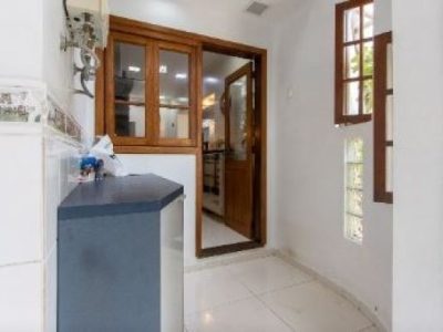 Casa à venda com 181m², 3 quartos, 1 suíte, 2 vagas no bairro Ipanema em Porto Alegre - Foto 38