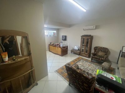 Casa à venda com 400m², 4 quartos, 2 suítes, 3 vagas no bairro Chácara das Pedras em Porto Alegre - Foto 11