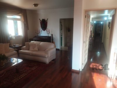 Apartamento à venda com 170m², 4 quartos, 1 suíte, 1 vaga no bairro Rio Branco em Porto Alegre - Foto 5